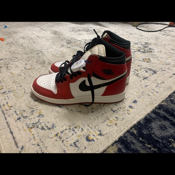 Authentic 2015 Jordan one Chicago GS OG - Picture 3 of 3